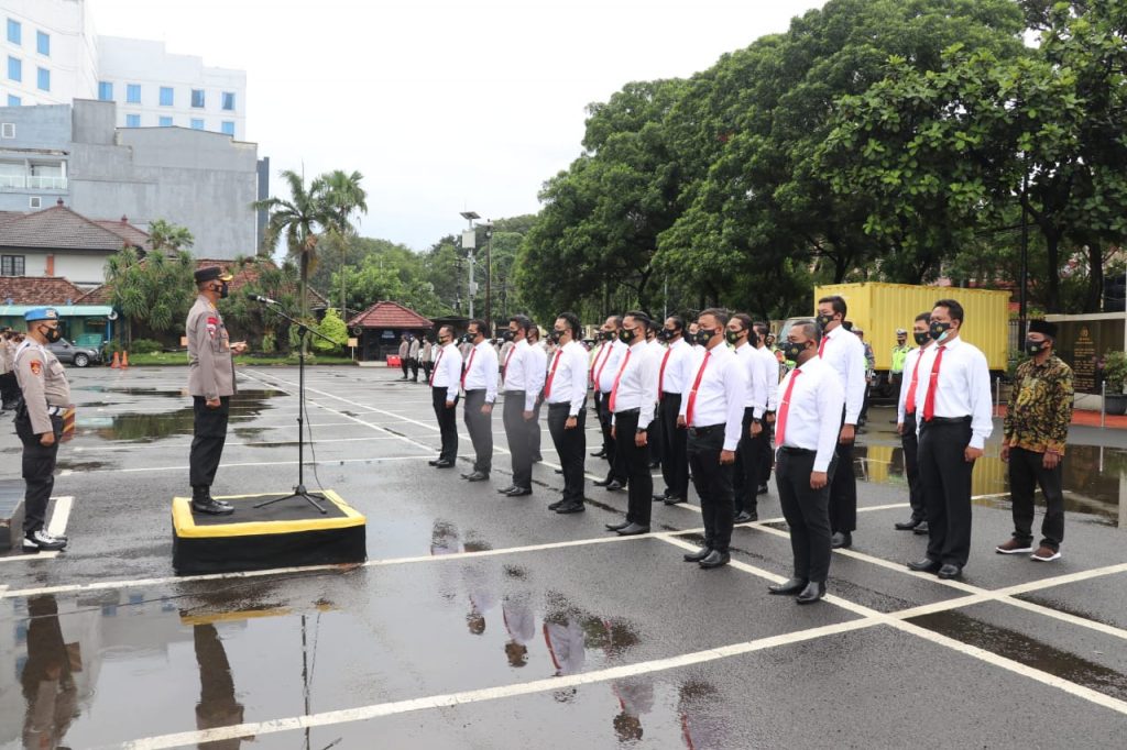 Mendapat piagam penghargaan 