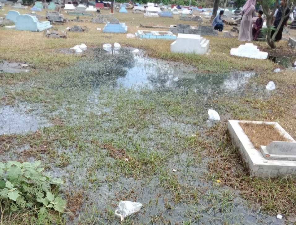 Berziarah kubur kepada almarhum