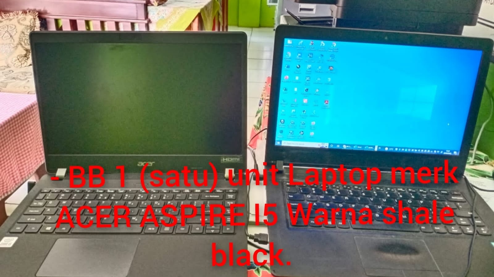 Mencuri laptop
