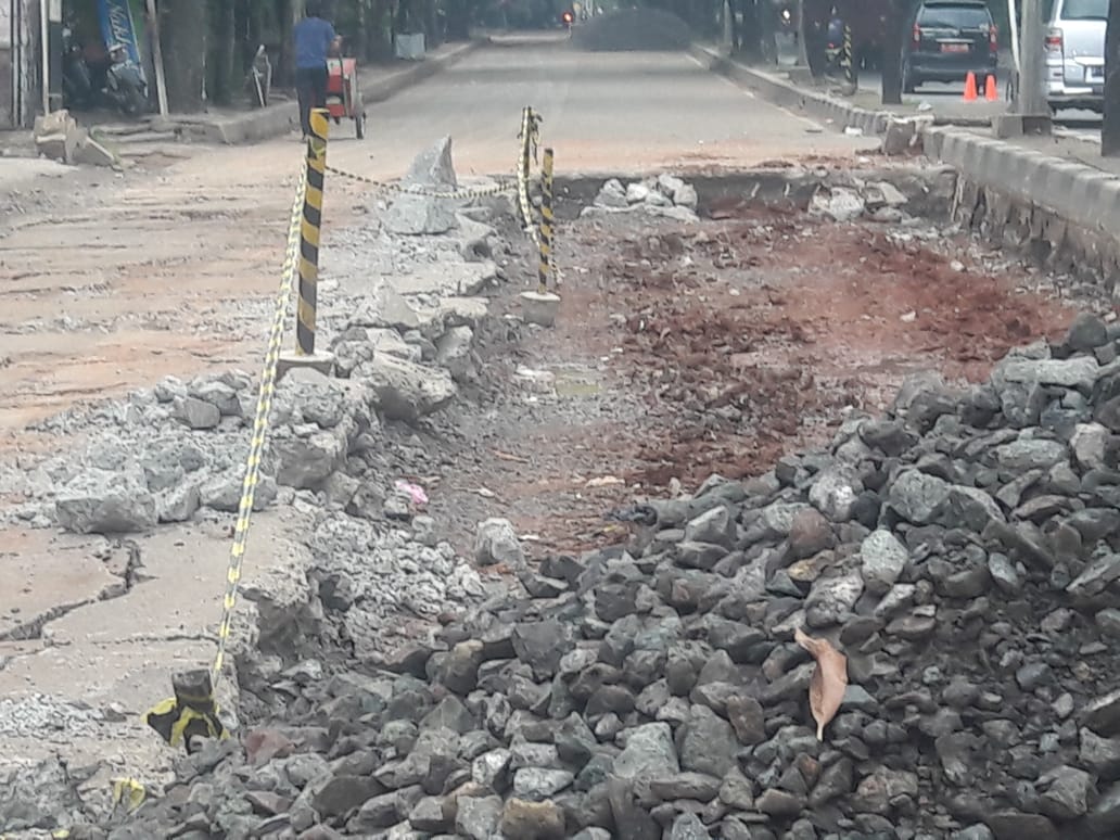 Pembangunan peningkatan Jalan