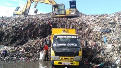 Truk pengangkut sampah