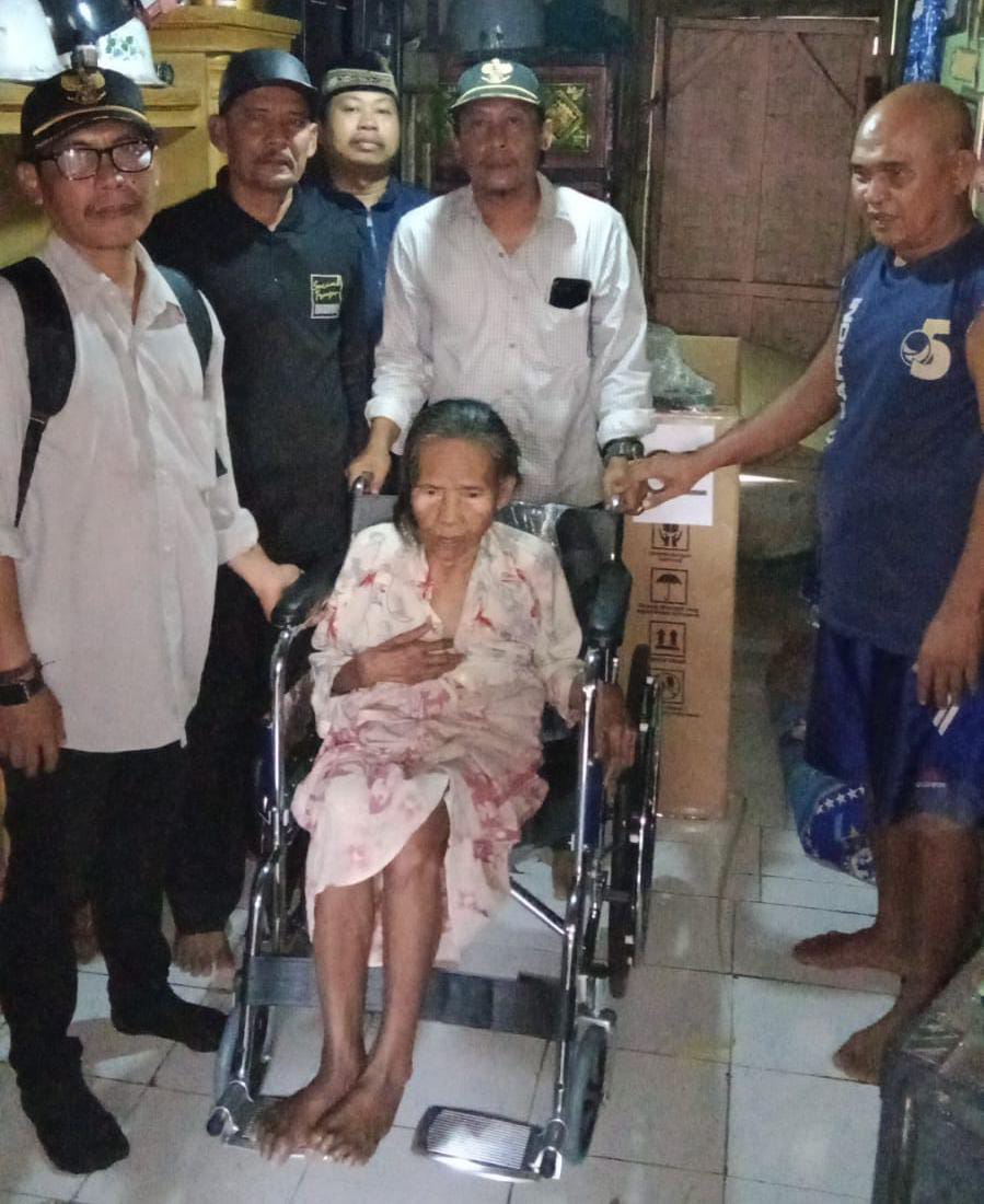 Bantuan Kursi roda