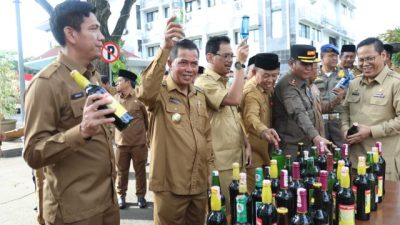 Pemkot Serang musnahkan miras