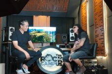 Dengarkan podcast The Rock Campus bersama Ezra Simanjuntak dan Pay Burman, menyajikan cerita inspiratif dan nostalgia musik rock Indonesia.