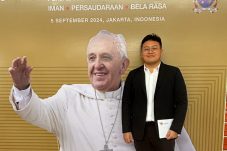 Anggota DPRD Banten, Abraham Garuda, sampaikan duka mendalam atas wafatnya Paus Fransiskus, sosok pemimpin penuh kasih dan perdamaian.