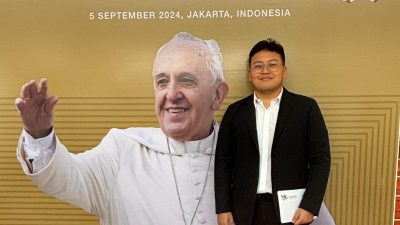 Anggota DPRD Banten, Abraham Garuda, sampaikan duka mendalam atas wafatnya Paus Fransiskus, sosok pemimpin penuh kasih dan perdamaian.