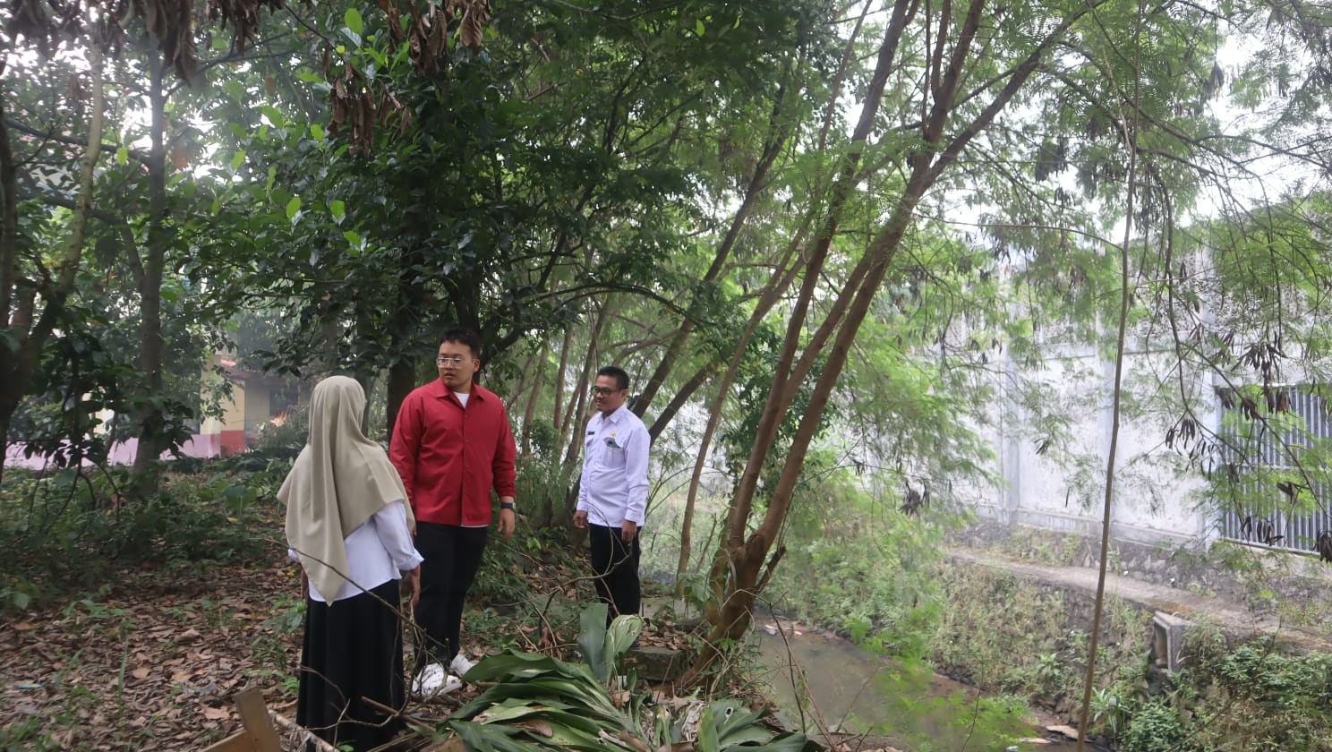 Abraham desak Dinas Pendidikan tangani cepat kerusakan pagar SDN Medang 1 demi keselamatan siswa dan lingkungan sekolah.