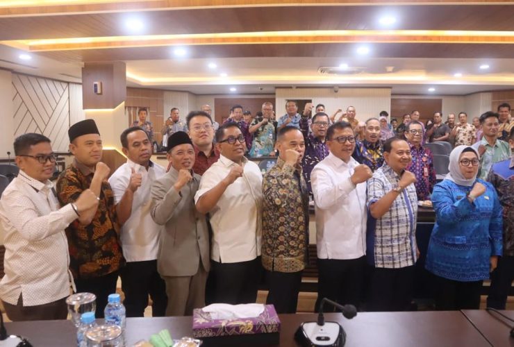 Abraham Garuda Laksono minta Pemkab Tangerang tambah SMP Negeri di Kelapa Dua dan perbaiki pagar SDN Medang 1 yang rusak.