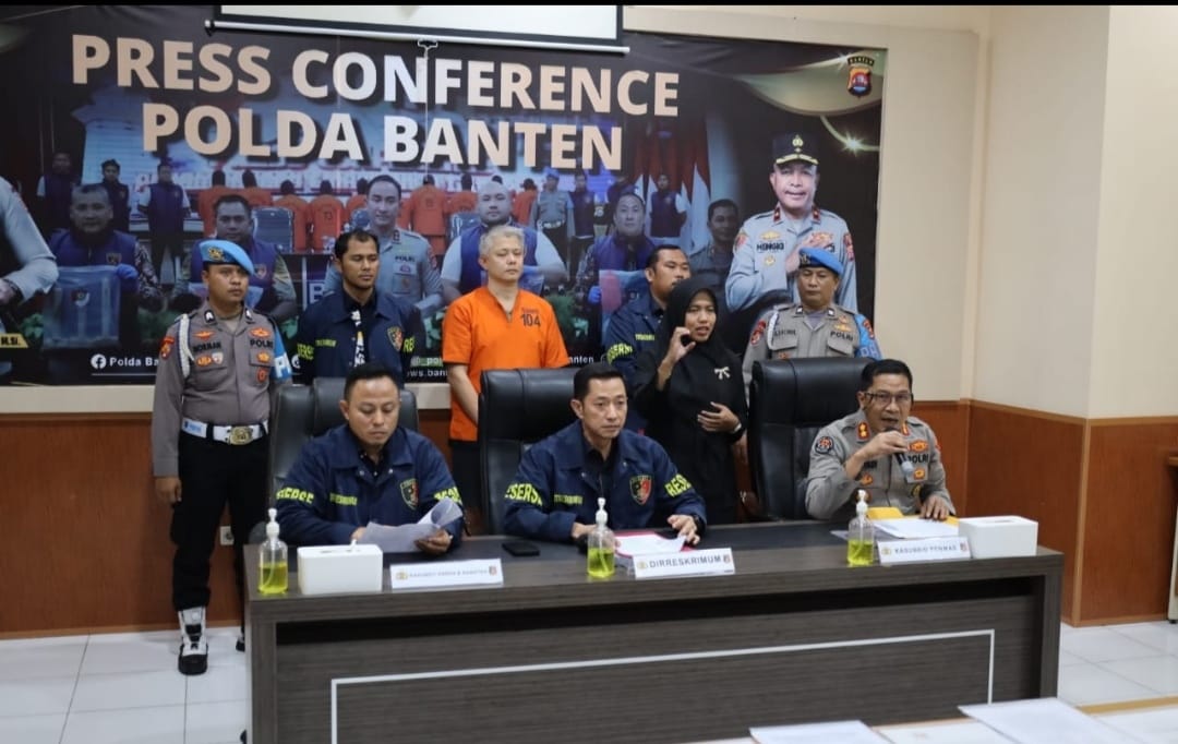 Polda Banten tangkap paksa Charlie Chandra terkait kasus pemalsuan dokumen tanah 8,7 hektare di PIK 2, setelah mangkir panggilan.