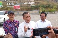 Transformasi TPA Jati Waringin dari open dumping ke sistem sanitasi ramah lingkungan oleh Pemkab Tangerang demi lingkungan bersih.