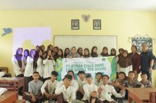 Dosen Telkom University adakan pelatihan cybercrime di MAN 1 Pangandaran untuk tingkatkan literasi digital dan kewaspadaan siswa.