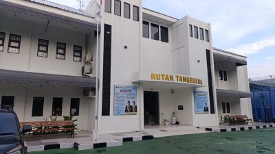 Charlie Chandra ditahan di Rutan Kelas I Tangerang terkait kasus pemalsuan dokumen tanah, mengikuti prosedur hukum yang berlaku.