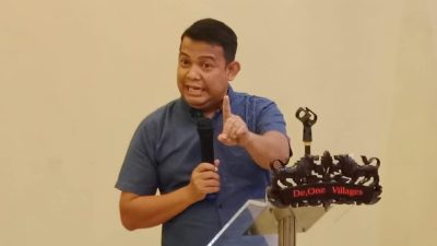 Pengamat politik Subandi Musbah mengingatkan Gubernur Banten Andra Soni agar tidak melakukan intervensi penilaian dalam proses pengisian jabatan Sekda Banten.