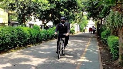 Abraham Garuda Laksono dorong gaya hidup sehat dan pengawasan SPMB 2025 saat kunjungan ke SMKN 7 Kabupaten Tangerang.