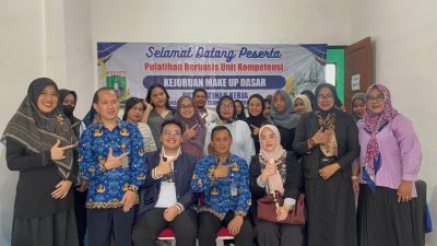 Abraham Garuda Laksono gelar pelatihan kecantikan untuk tingkatkan keterampilan dan kemandirian ekonomi kaum hawa di Banten.