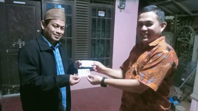 Pelayanan Adminduk di Kecamatan Kresek semakin mudah dan cepat! Warga sumringah dengan layanan KK, KTP, akta kelahiran, dan dokumen kependudukan lainnya