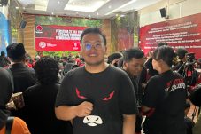 Seruan Abraham untuk Generasi Z: Pelajari sejarah Kudatuli dan perjuangan keadilan. Momentum penting bagi demokrasi & perlawanan otoriter