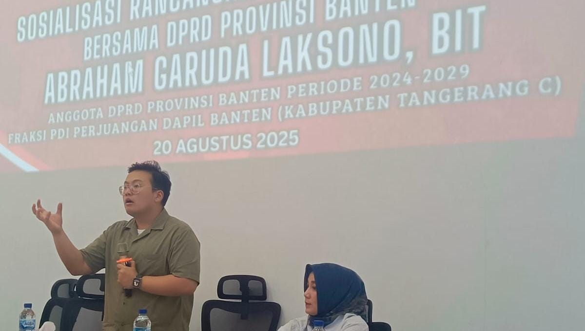 Abraham Garuda Laksono bahas Raperda dan Jaminan Sosial Ketenagakerjaan untuk kesejahteraan pekerja dalam sosialisasi di Tangerang.