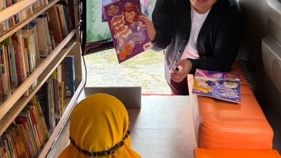 Abraham Garuda Laksono dorong literasi anak usia dini di SPS Melati Tangerang lewat program 3SP dan perpustakaan keliling.