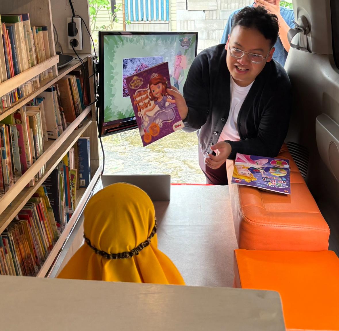 Abraham Garuda Laksono dorong literasi anak usia dini di SPS Melati Tangerang lewat program 3SP dan perpustakaan keliling.
