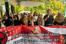 Abraham Garuda Laksono dorong deteksi dini kanker serviks di Tangerang, tekankan pentingnya kesehatan perempuan bagi kesejahteraan keluarga.