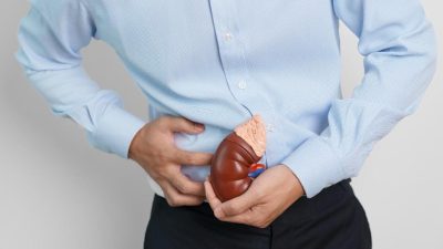 Kanker ginjal sering tanpa gejala awal. Kenali tanda, faktor risiko, dan pentingnya deteksi dini untuk meningkatkan peluang sembuh.