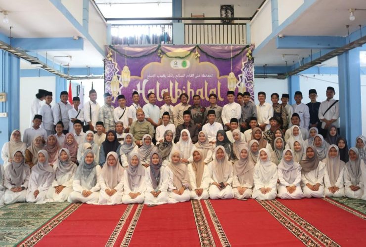 Halalbihalal UKM FK-3 UINSSC Cirebon perkuat ukhuwah dan dorong organisasi lebih berdampak bagi masyarakat.