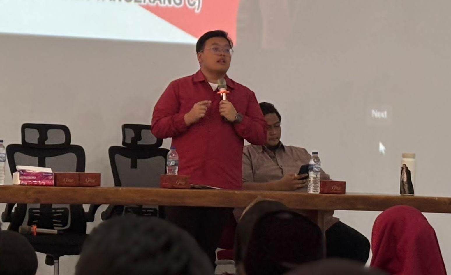 Abraham Garuda Laksono serap aspirasi warga Kelapa Dua, kawal honor guru honorer dan usulan pembangunan SMP Negeri.