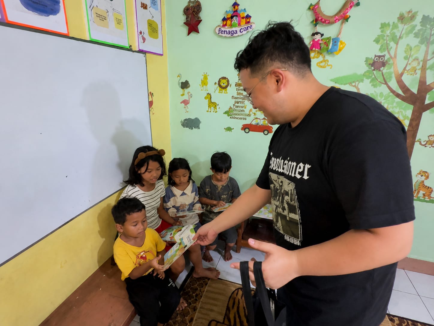 peringatan Hari Lahir Pancasila untuk generasi alfa di era digital, edukasi Pancasila dan keteladanan Soekarno bagi anak-anak Indonesia, membangun karakter kebangsaan melalui literasi sejarah dan Pancasila
