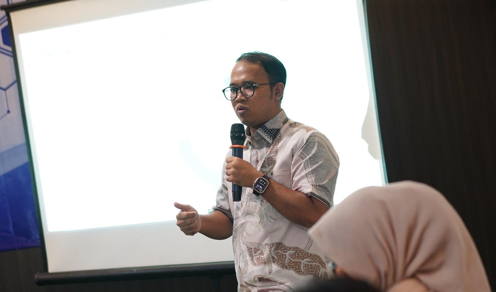 Survei ASI mencatat penilaian positif kesehatan 61,5% dan pendidikan 55,4% dalam evaluasi dua tahun pemerintahan Prabowo-Gibran.